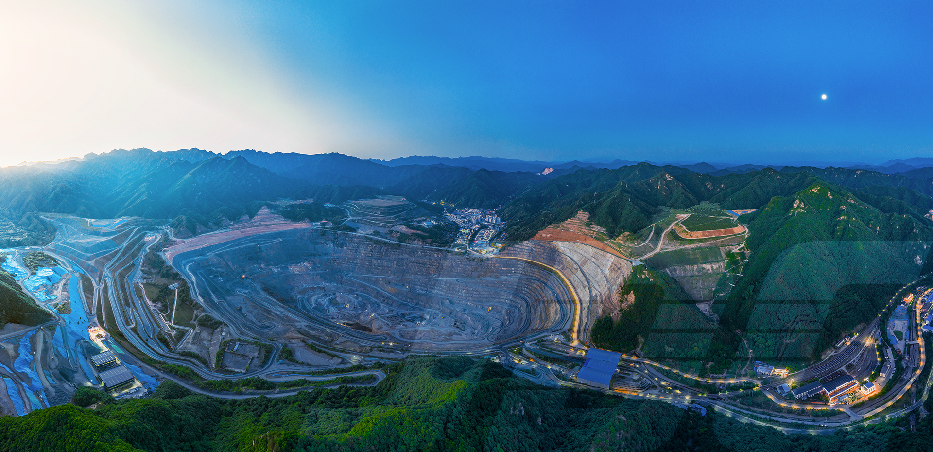 漂亮少妇高潮A片XXXX