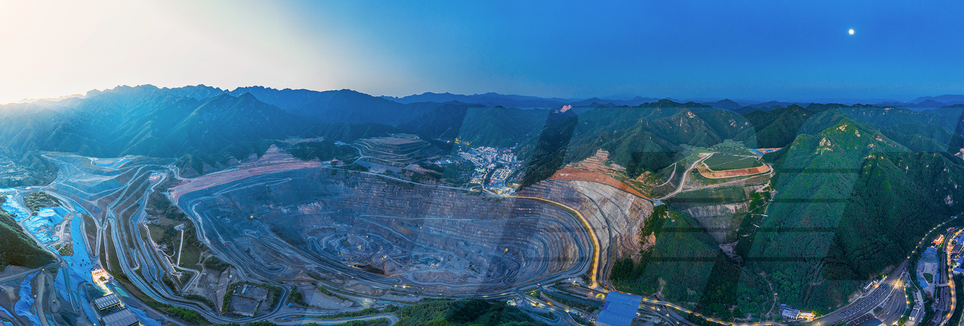 漂亮少妇高潮A片XXXX