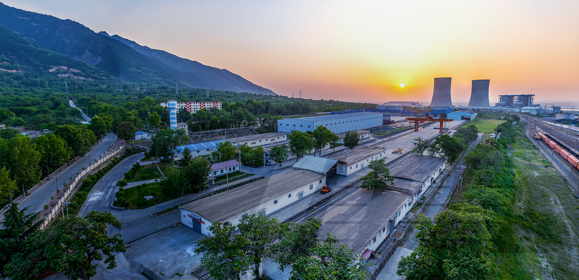 漂亮少妇高潮A片XXXX